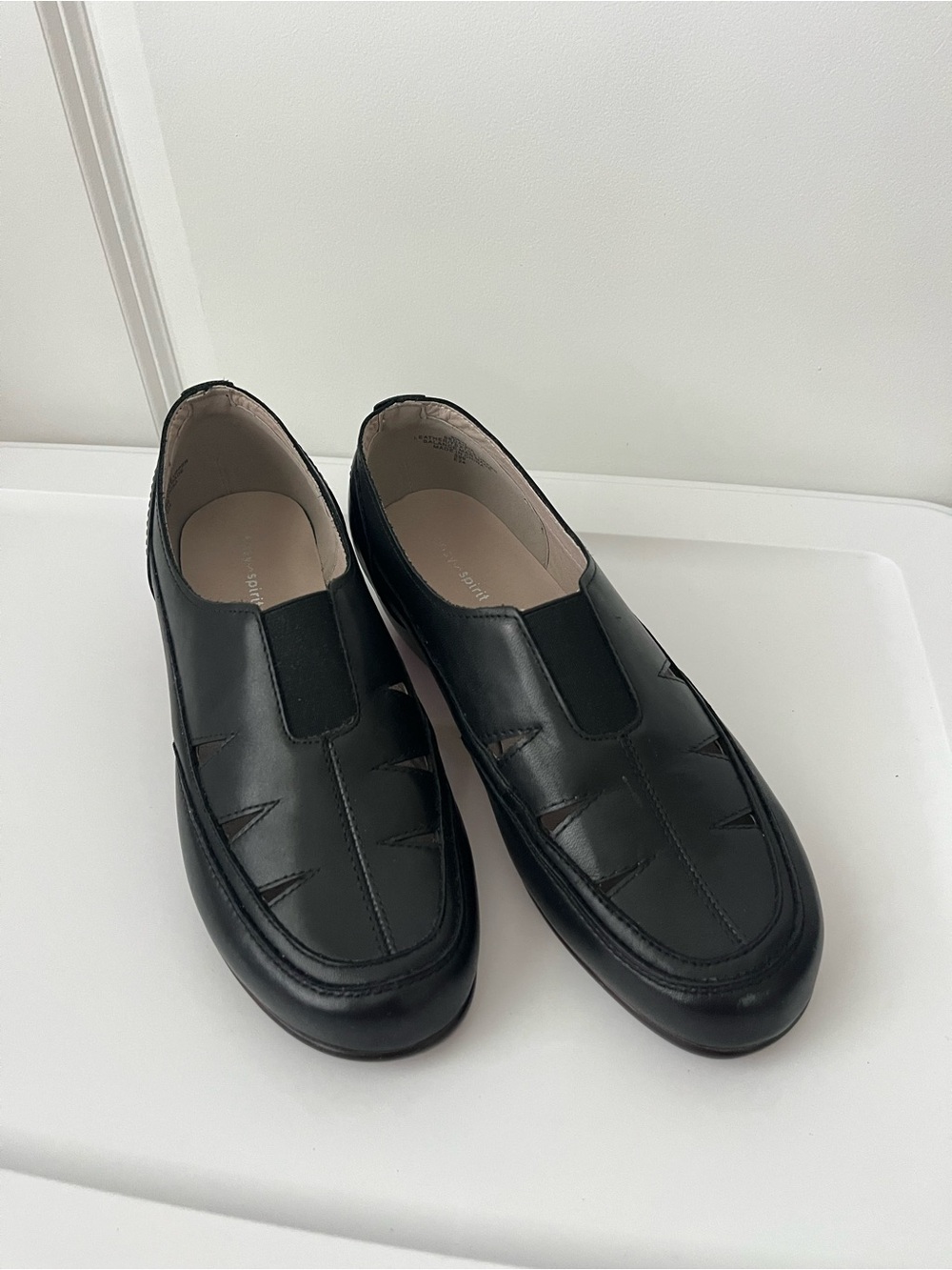 Easy Spirit Daisie Black Leather Women’s 8.5 Wide Width Heel Closed Toe Workwear